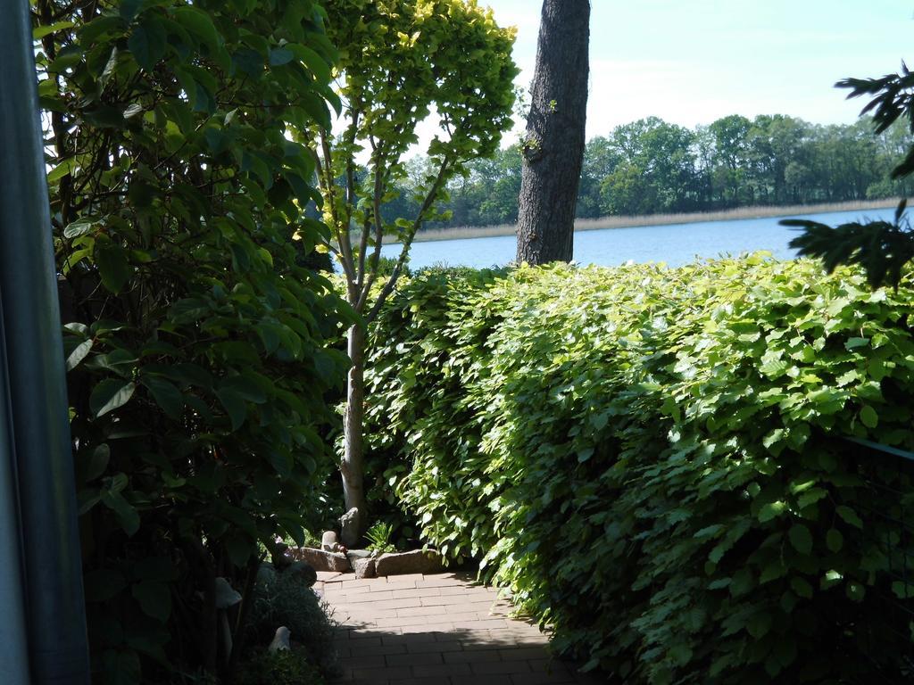 Bungalow Idylle Am See นอยรุพพิน ภายนอก รูปภาพ