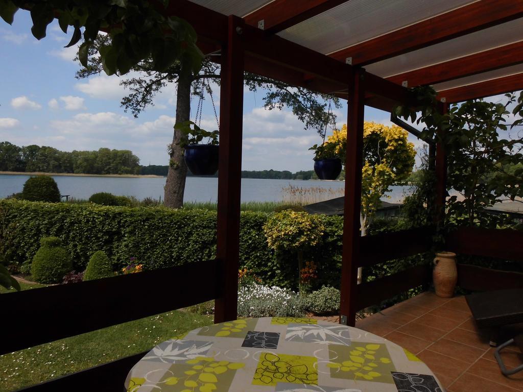 Bungalow Idylle Am See นอยรุพพิน ภายนอก รูปภาพ