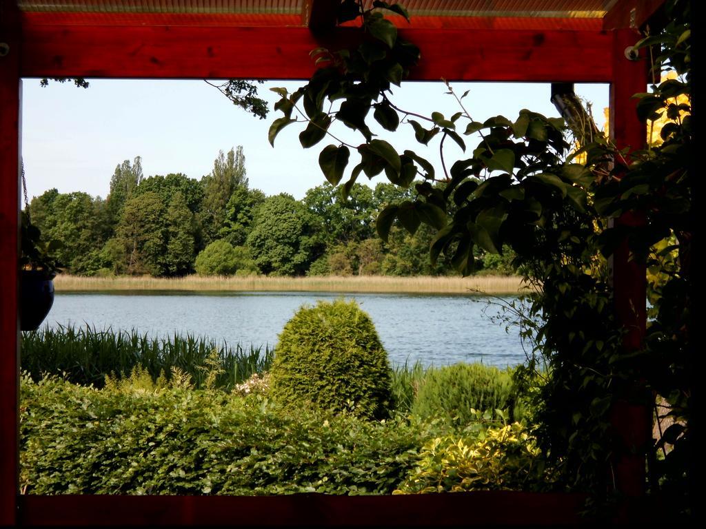 Bungalow Idylle Am See นอยรุพพิน ภายนอก รูปภาพ